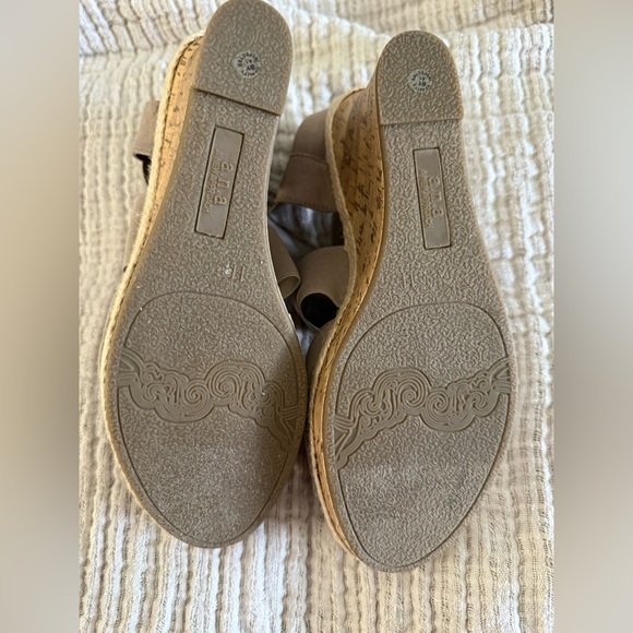 a.n.a Tan Espadrilles with Wide Straps - Picture 3 of 6